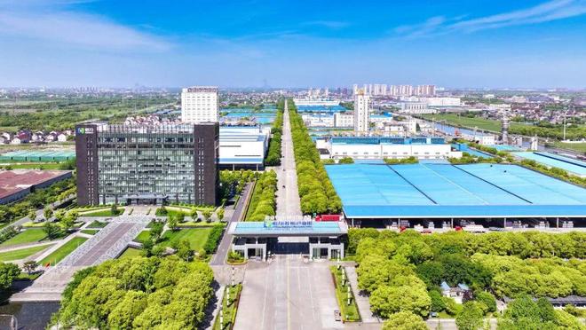 AI织造局丨2.5秒定“生死”!恒力让AI长出了比老师傅更“亮”的眼睛
